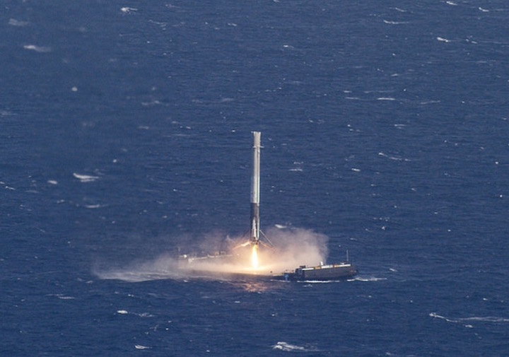 http://www.supertorchritual.com/underground/images/16/SpaceX-Falcon9-ship-landing2.jpg