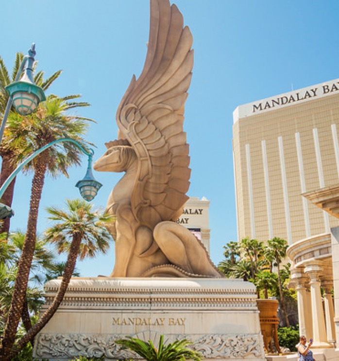 Vegas: Attack of the Sphinx Mandalay-sphinx