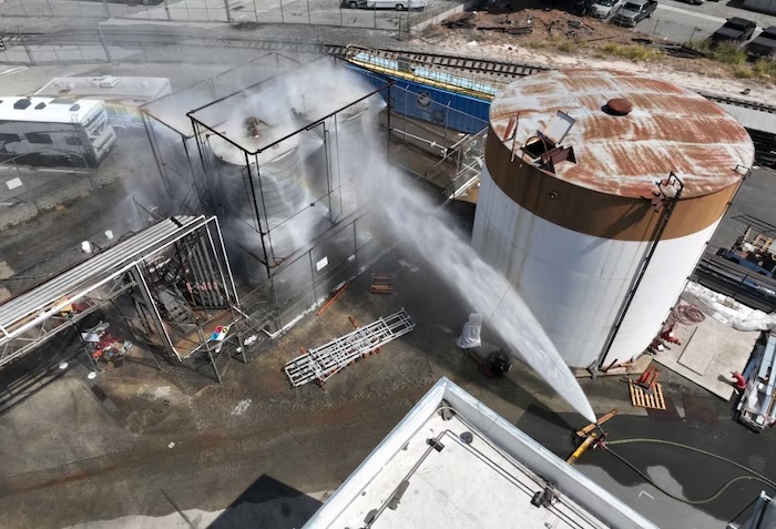 79,000 evacuated as temperature rises in chemical tank in California