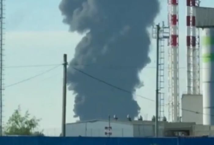 Ukrainian drones target St Petersburg in 'unprecedented' attack