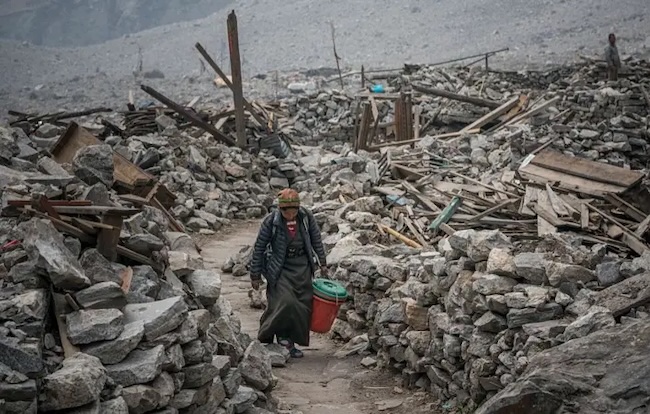 Catastrophic floods kill 390+ in Nepal & Tibet, more than 1,400 missing
